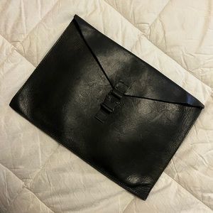 The Goods Clutch